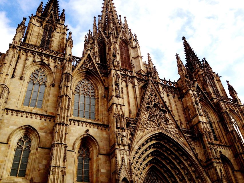 Welcome to Barcelona: Private Tour with a Local - Neighborhood stops that match your mood, Gothic Quarter, La Rambla, and more