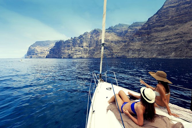 Whales & Dolphins watching in exclusive sailboat - Entering the White Tenerife experience: a focused 3-hour wildlife outing
