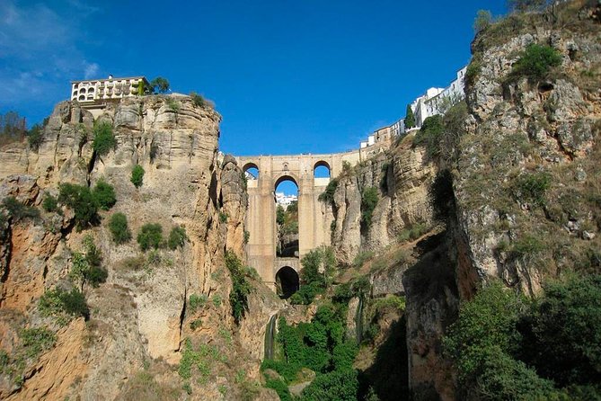 White Villages and Ronda Guided Day Tour from Seville - The ride itself, narrow roads, and how to make 10 hours easier