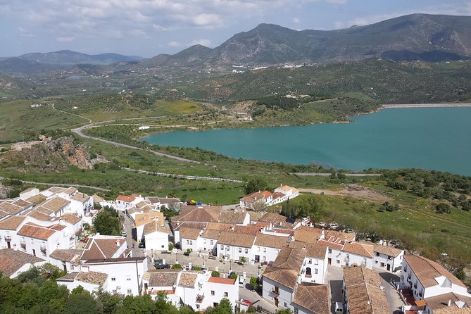 White Villages and Ronda Guided Day Tour from Seville - Guides and language, what English offered really means in practice